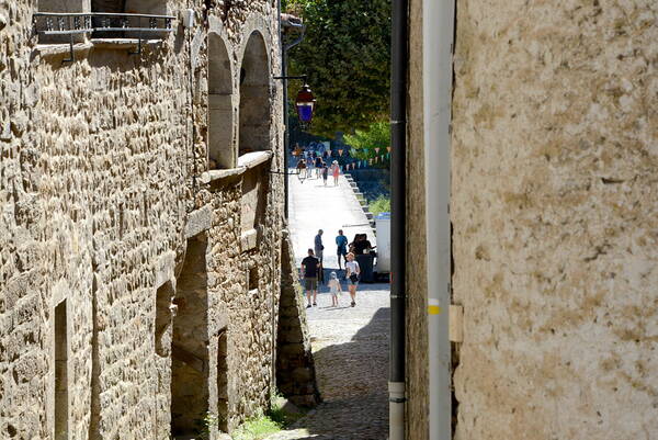 u_labeaume_dsc7116_w.jpg Flanieren in zahlreichen, engen Gassen