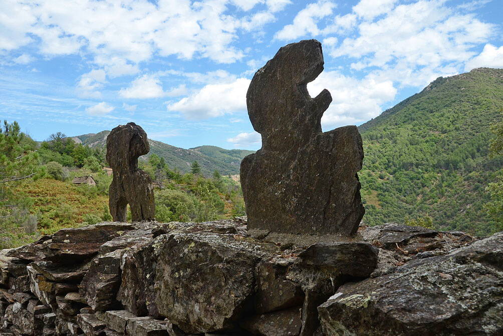 r_chemin_lauzes_1_w.jpg Auf dem «Sentier des Lauzes» bei Saint-Mélany