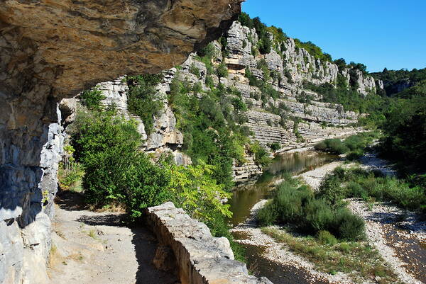 u_beaume_11.jpg Ein Weg führt vom Haus der Baume entlang nach Labeaume