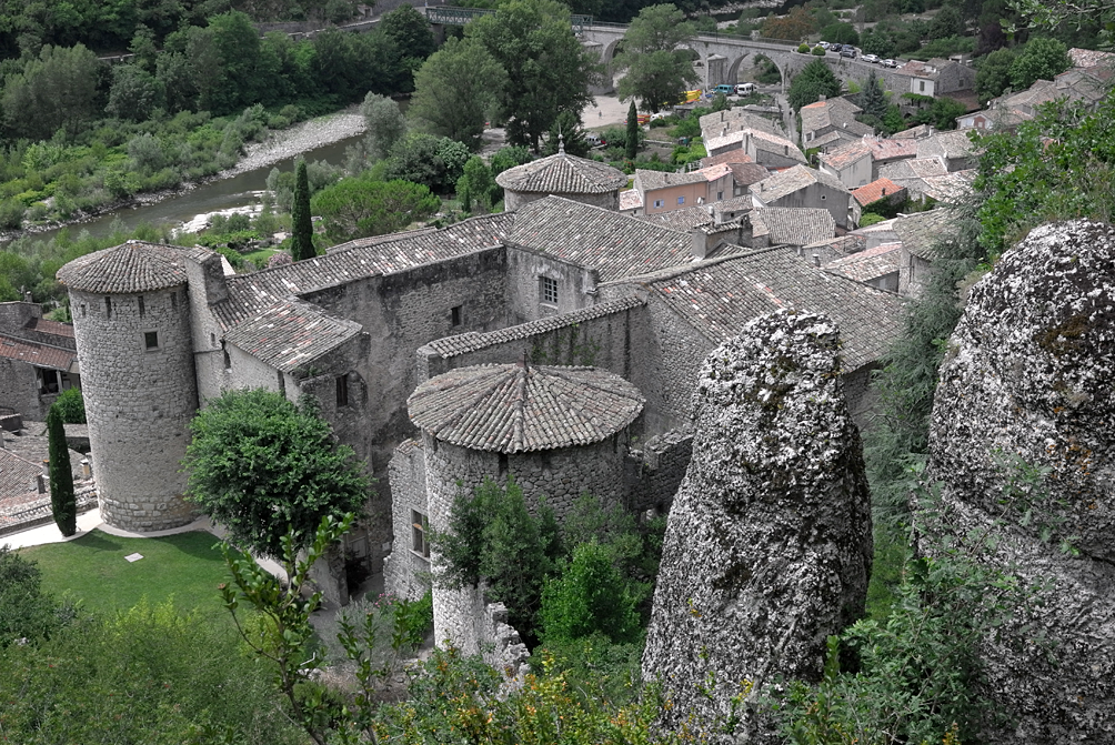 r_vogue_l1074514_w.png Schloss Vogüé