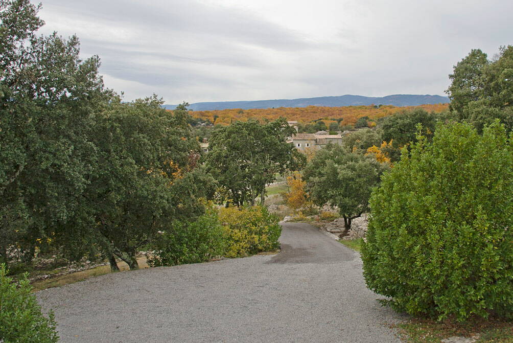 h_zufahrt_parkplatz_dsc_5605_w.jpg Sicht vom Parkplatz