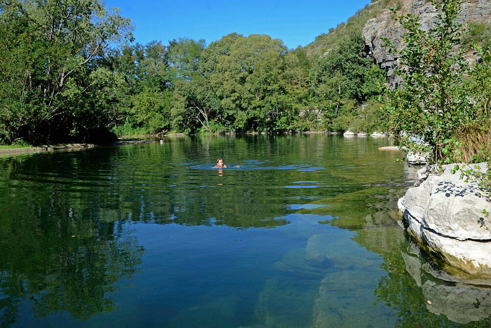 u_beaume_schwimmen_dsc7218.jpg Morgendliches Bad in der Beaume