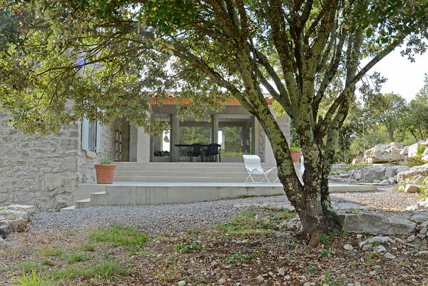 h_haus_o_0948_w.jpg Der Hauseingang befindet sich auf der überdachten Terrasse