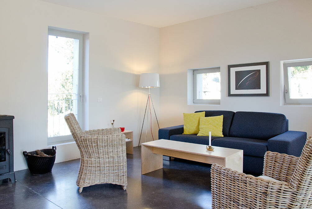 h_wohnen_9865_w.jpg Wohnbereich mit Schlafsofa (Breite 140 cm)