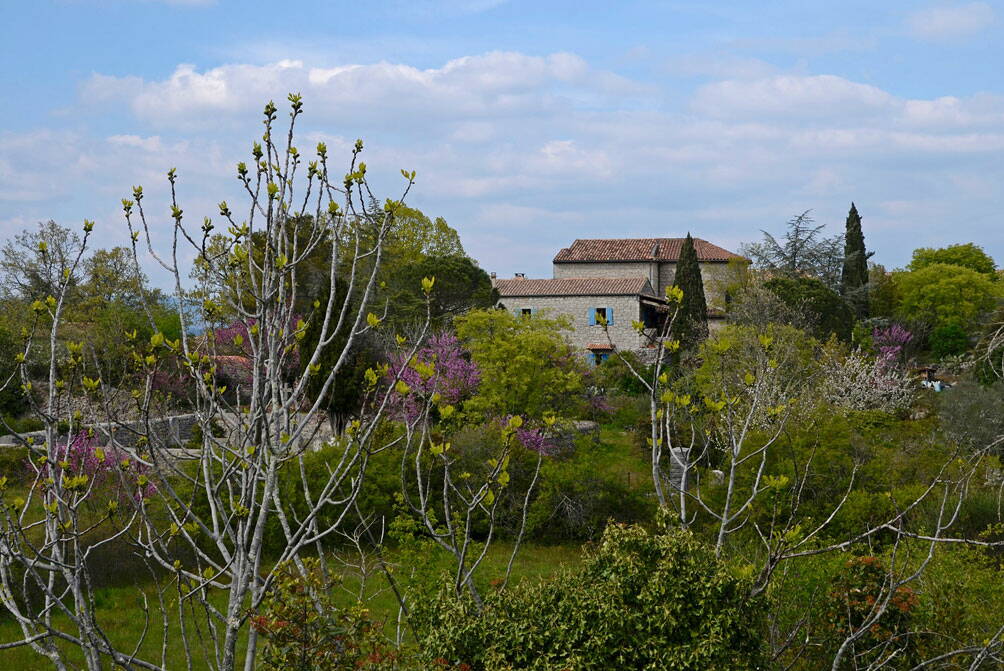 u_plateau_dsc8538_w.jpg Schön gelegen, Kirche und Friedhof von Chapias