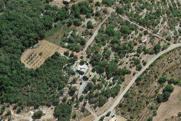 u_luftaufnahme_w.jpg «Les Tourettes» aus der Luft gesehen