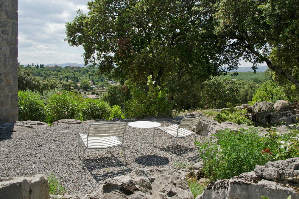 h_haus_sitzplatz_dsc8772_w.jpg Erhöhter Sitzplatz mit Aussicht über das Plateau